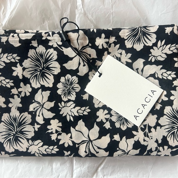acacia swimwear Other - Acacia Swimwear Black and Cream Floral Sarong